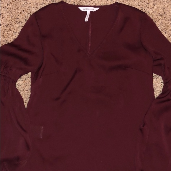 BCBGeneration burgundy bell sleeves deep v top - Picture 5 of 6
